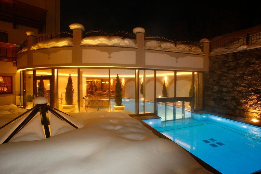Savoy Dolomites Luxury & Spa Hotel Selva di Val Gardena Exterior foto