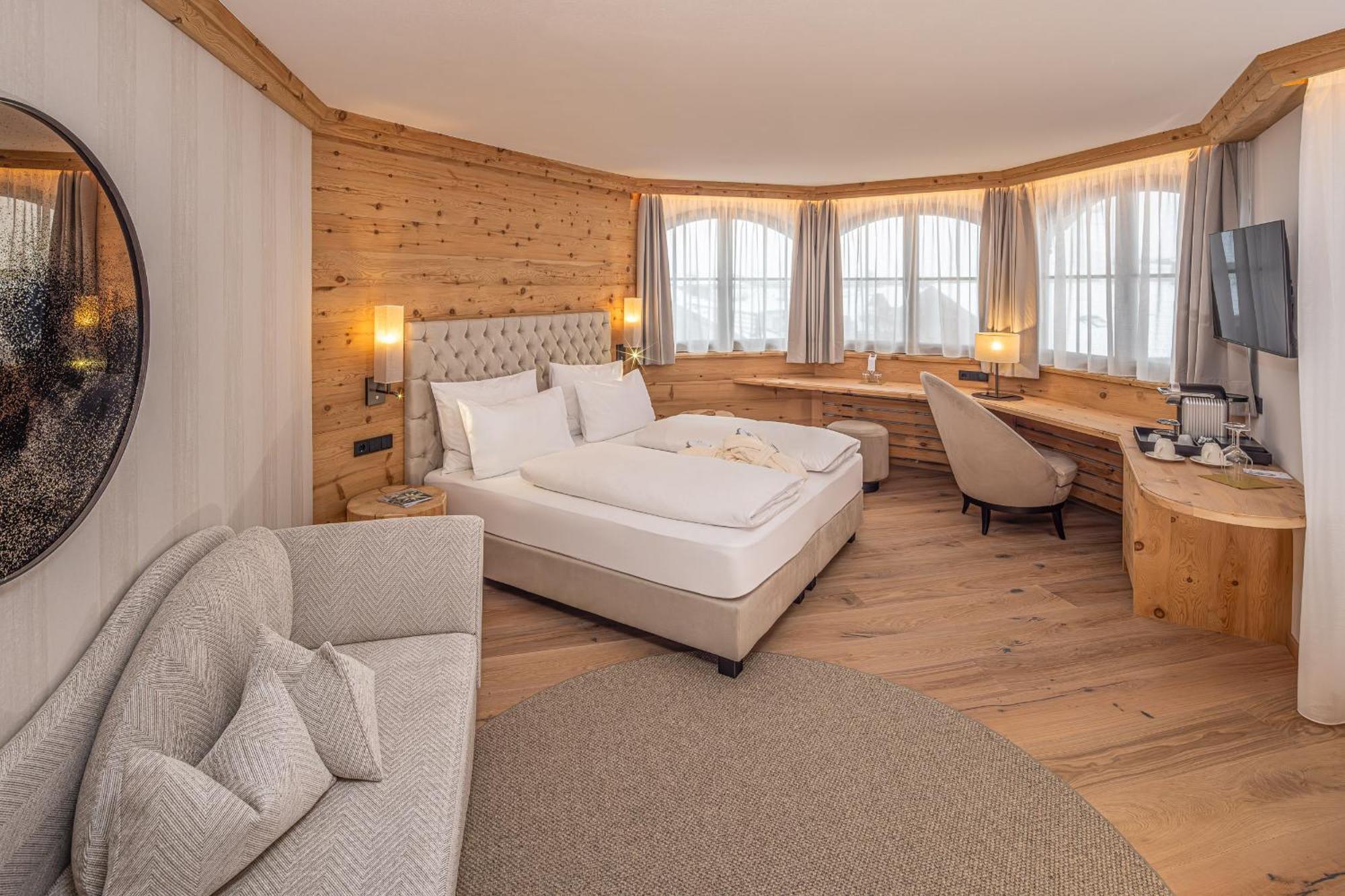 Savoy Dolomites Luxury & Spa Hotel Selva di Val Gardena Exterior foto