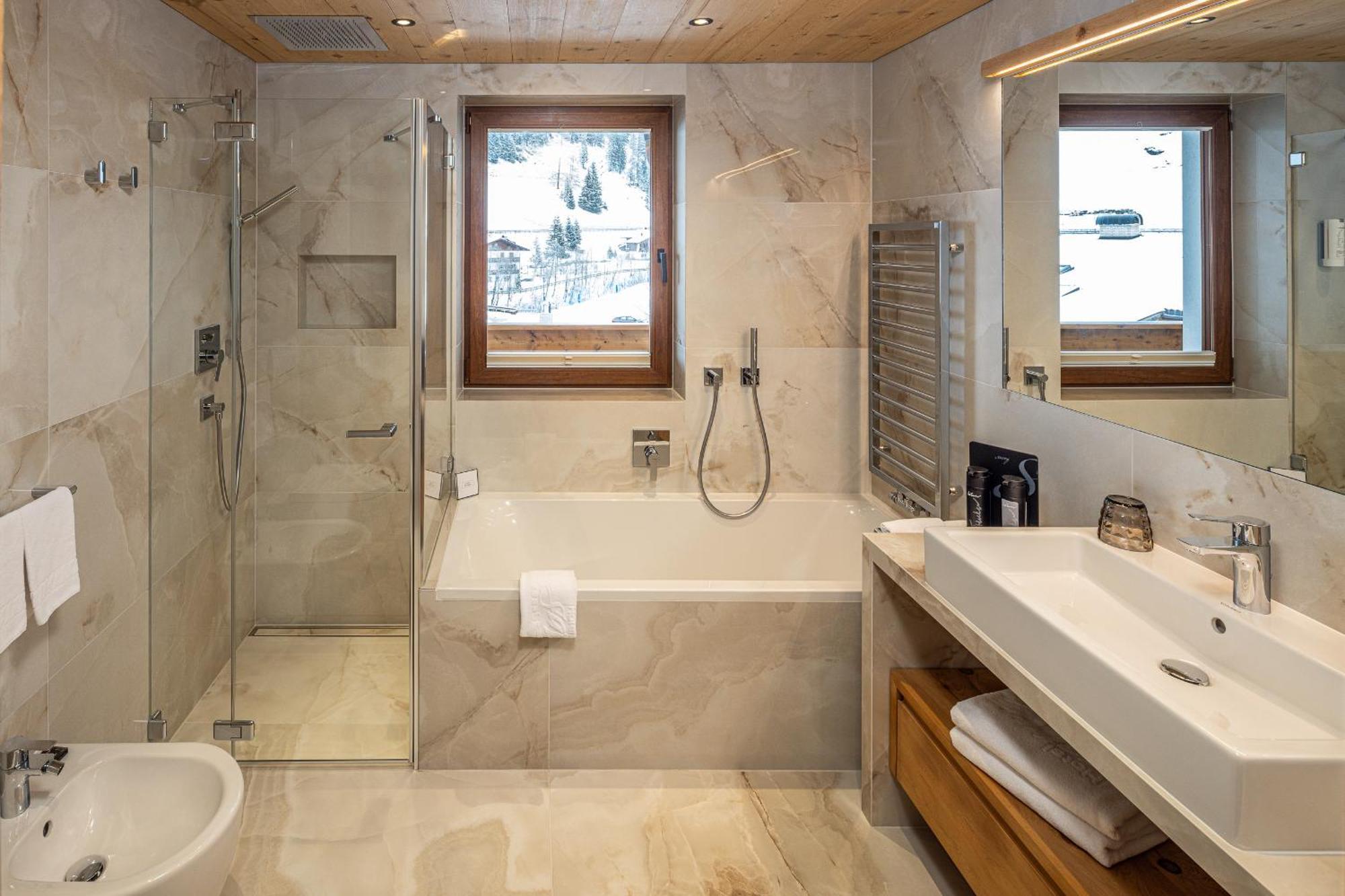 Savoy Dolomites Luxury & Spa Hotel Selva di Val Gardena Exterior foto