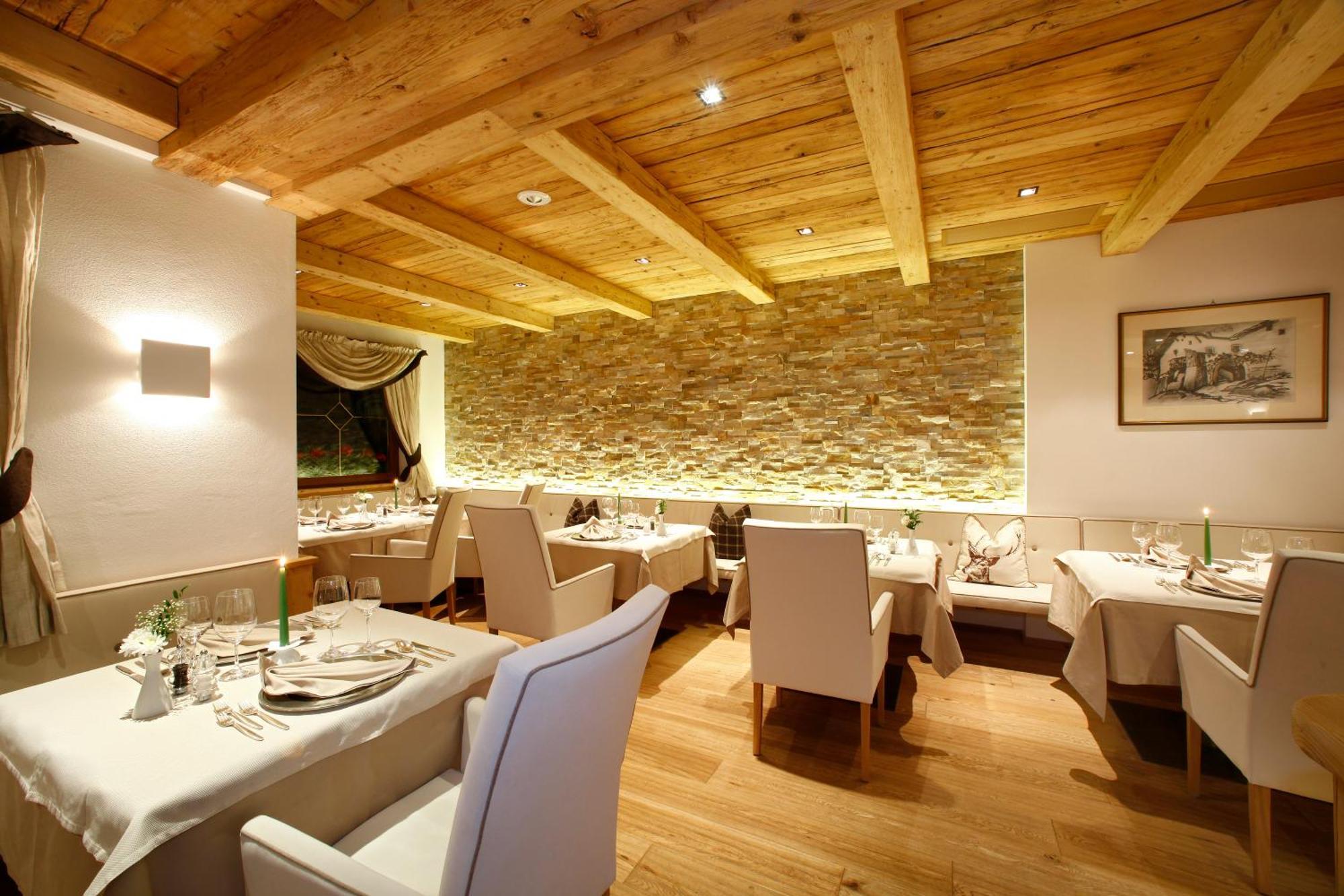 Savoy Dolomites Luxury & Spa Hotel Selva di Val Gardena Exterior foto