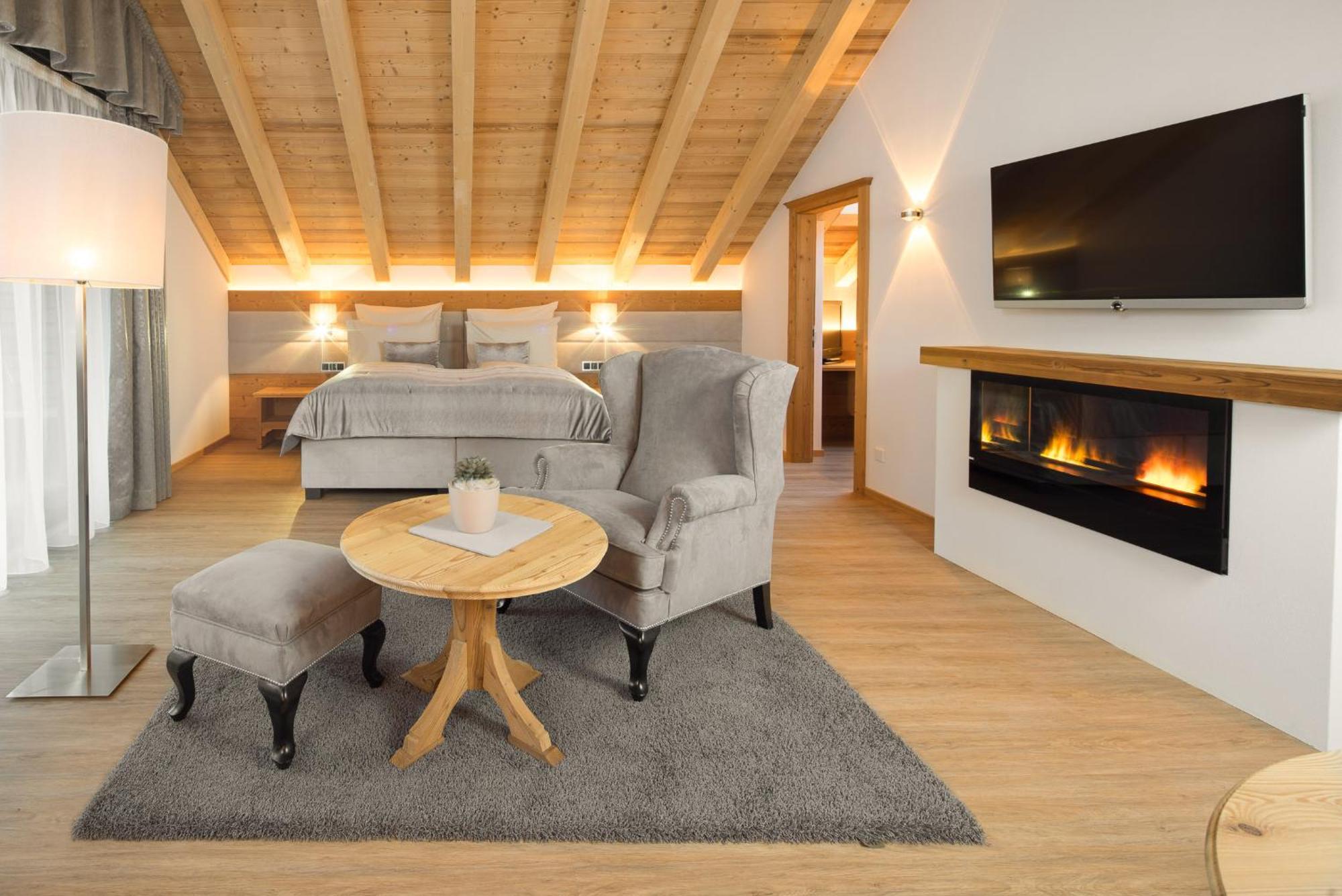 Savoy Dolomites Luxury & Spa Hotel Selva di Val Gardena Exterior foto